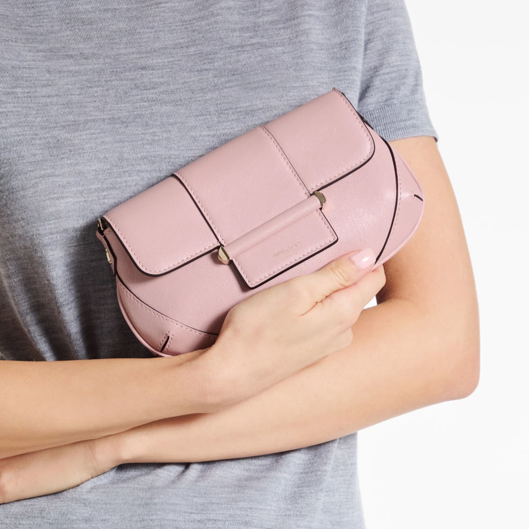 Bar Wallet With Chain