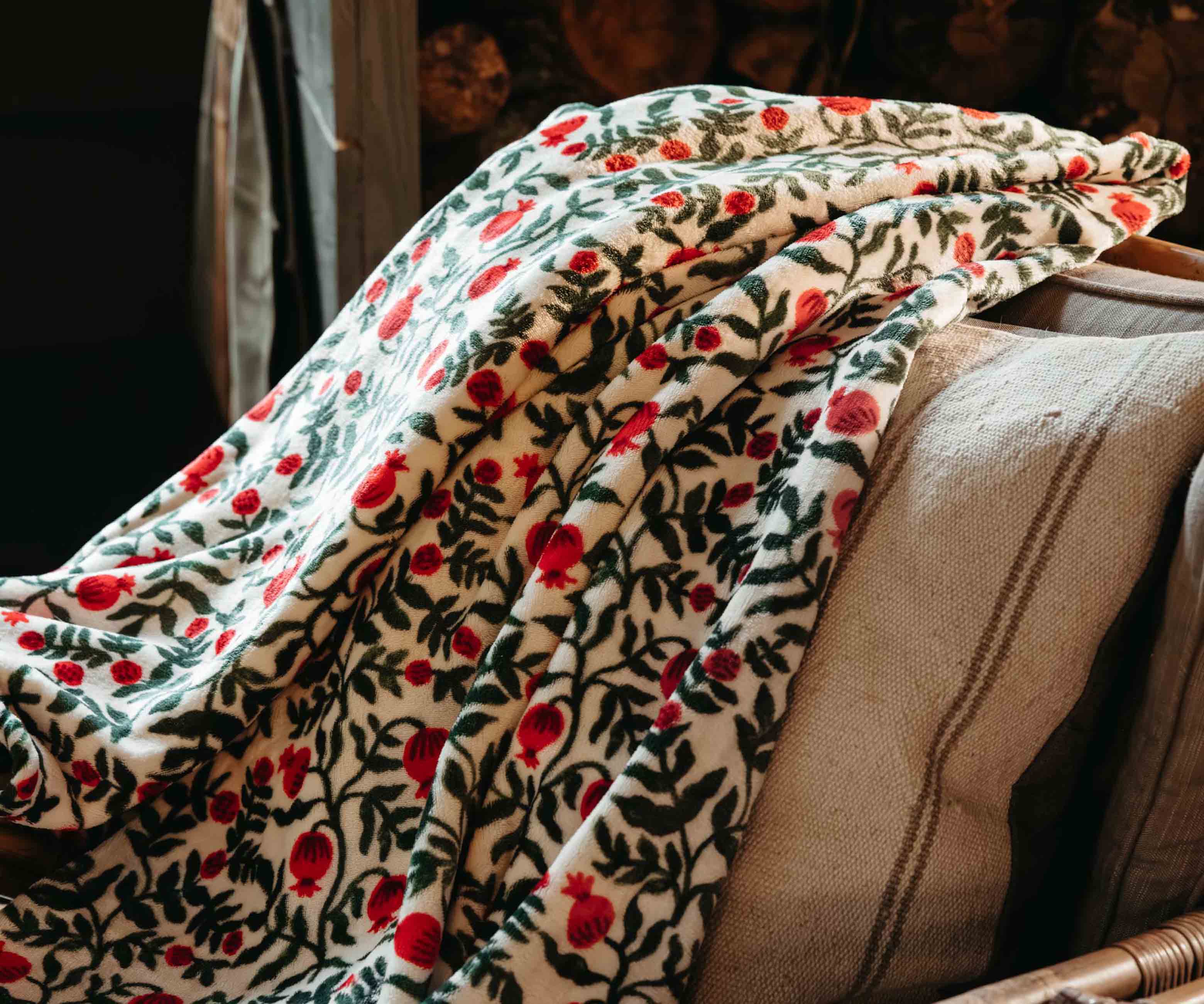 Fleece Blanket - Christmastide Pomegranate