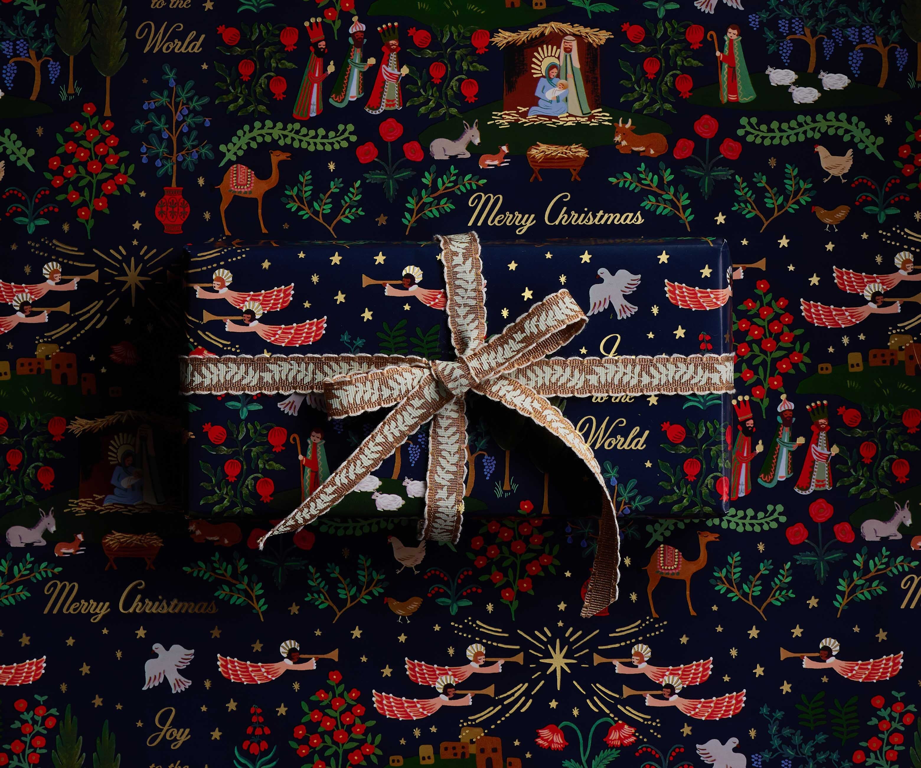 Holiday Wrapping Roll - Nativity Scene